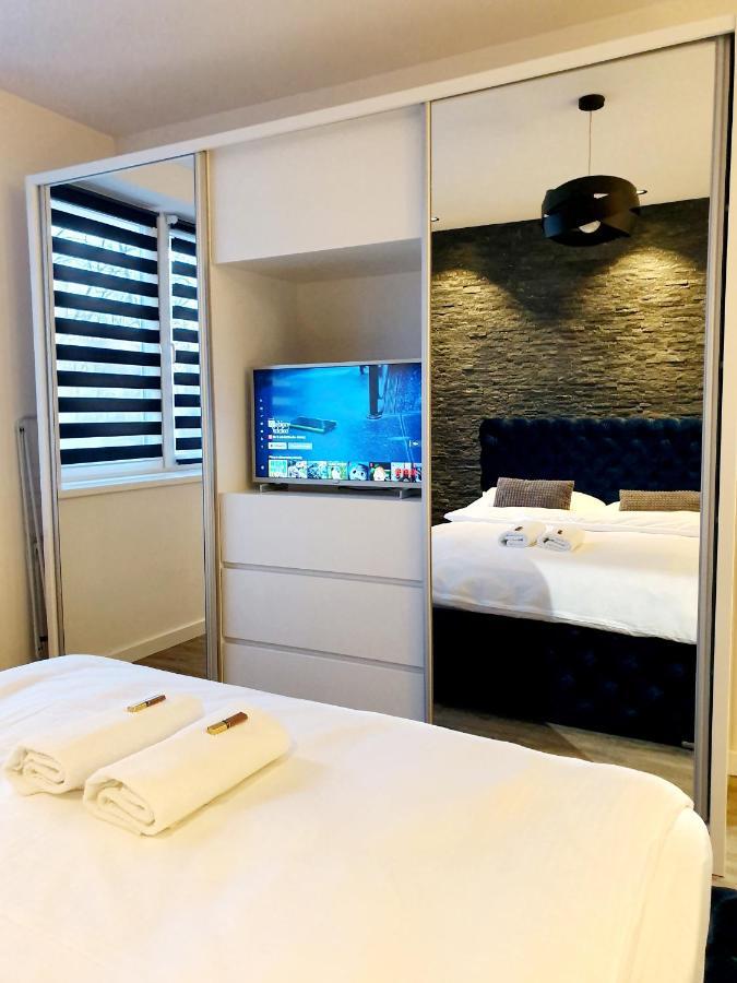 Galaxy Apartments สวูพสค์ ภายนอก รูปภาพ